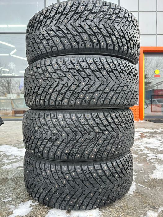 Продам зимние шины комплект