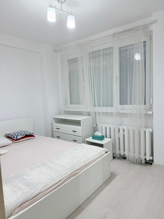 Proprietar închiriez apartament 3 camere Metrou Grivitei