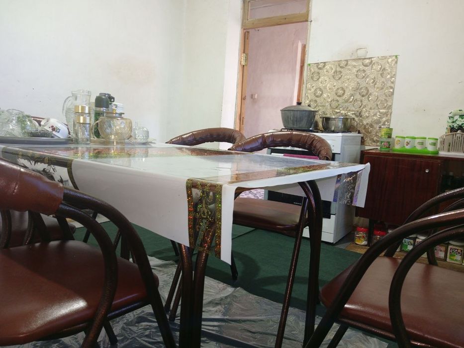 Навоий вилояти Хатирчи туманида Ховли сотилади 13 сотих, 5 хона.