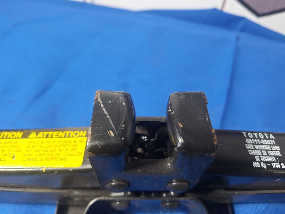 CRIC AUTO Oem TOYOTA Auris Corolla Prius - CA NOU