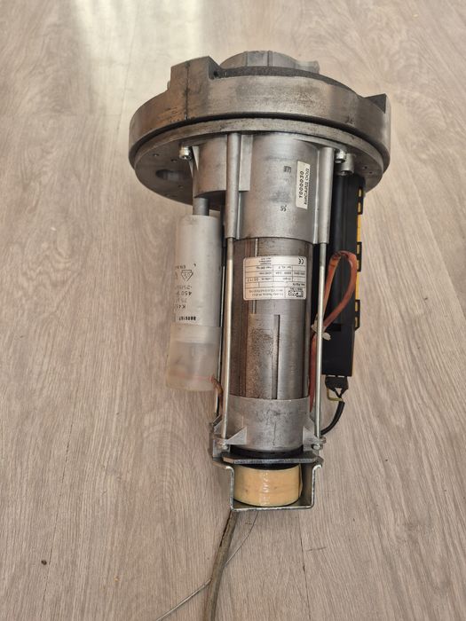 Ел. Двигател за ролетна врата