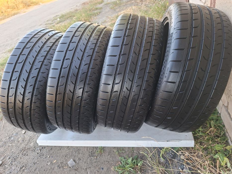Продам шины 235/45/18 континенталь