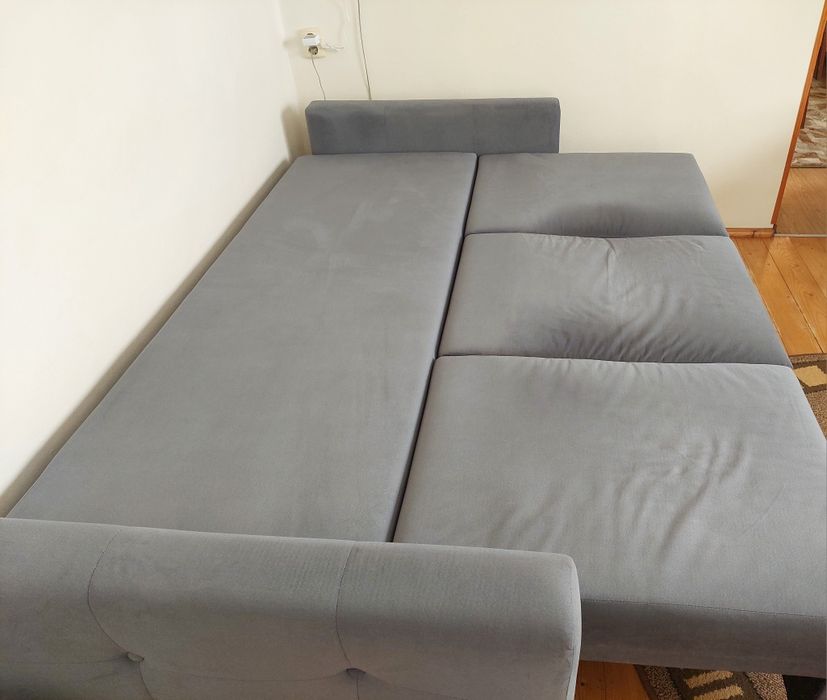 Vând urgent! Canapea extensibilă, cameră de zi sau dormitor.