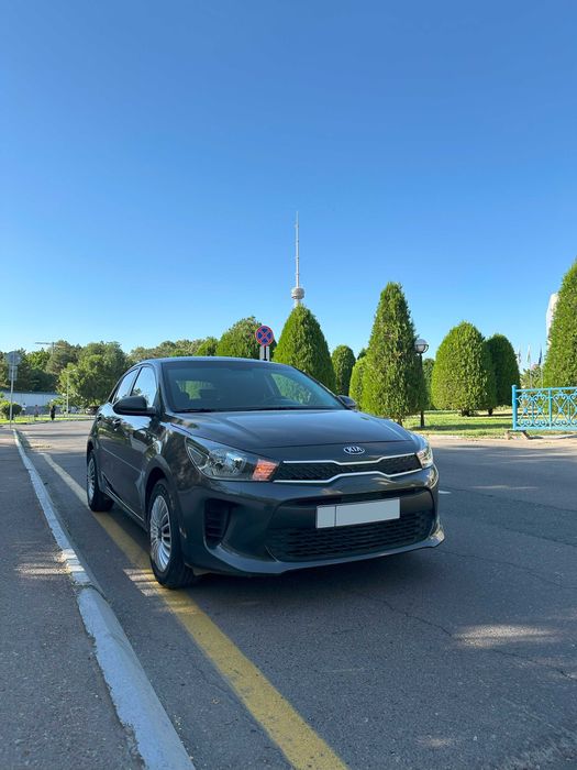 Продается Kia Rio 2018г ( 90 тыс пробег) Цвет Темно-Серый