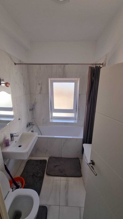 Inchiriez apartament cu 2 camere, situat in Dumbravita, zona Cora