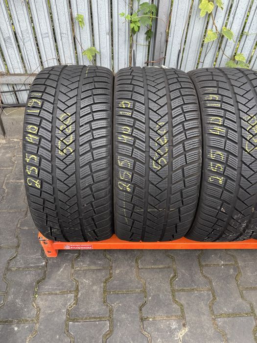 Anvelope Iarna 255/40/19 Vredestein WinTrac Pro 255 40 19 R19