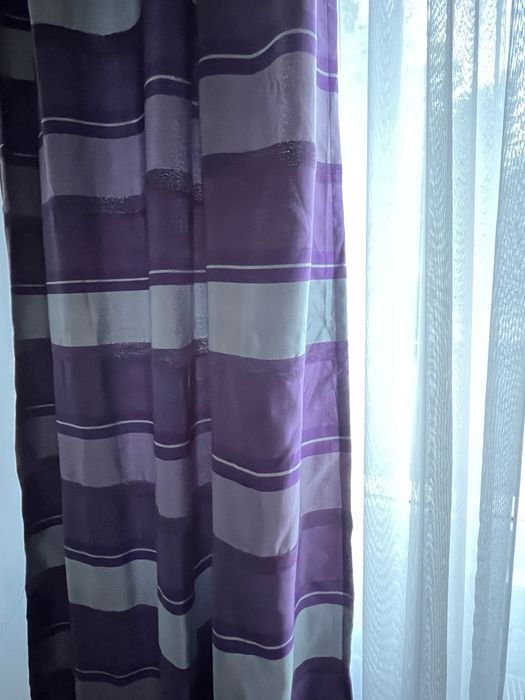 Плътни лилави пердета от Jysk