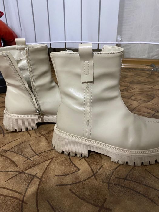 Продам обувь в отличном состояний