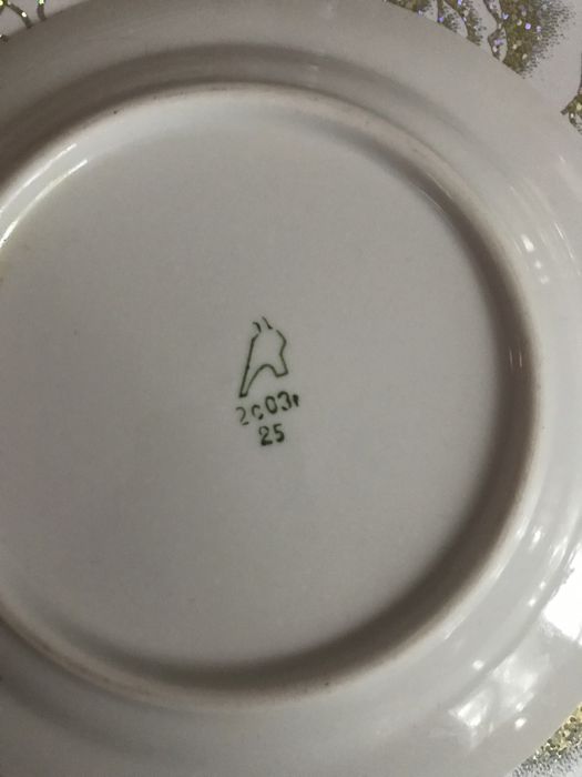 Тарелки по 300тг,