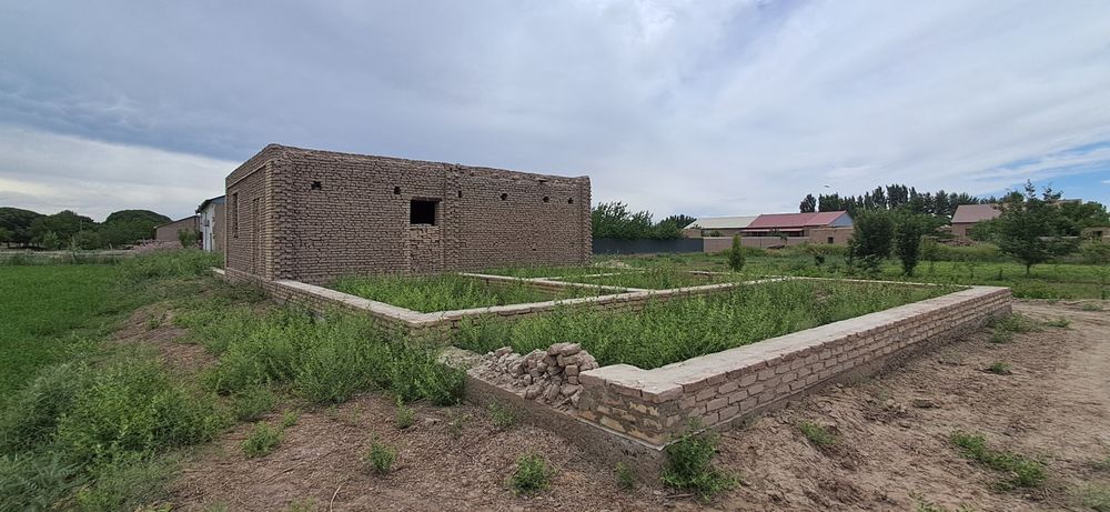 Qurilishi tugallanmagan Joy o'rin sotiladi