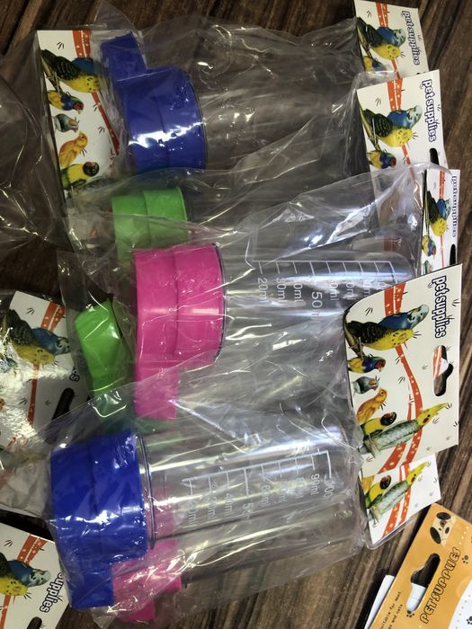 Поилки для попугаев и хомяков