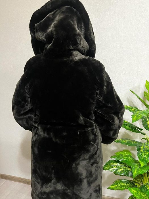 прдаю шубу женскую