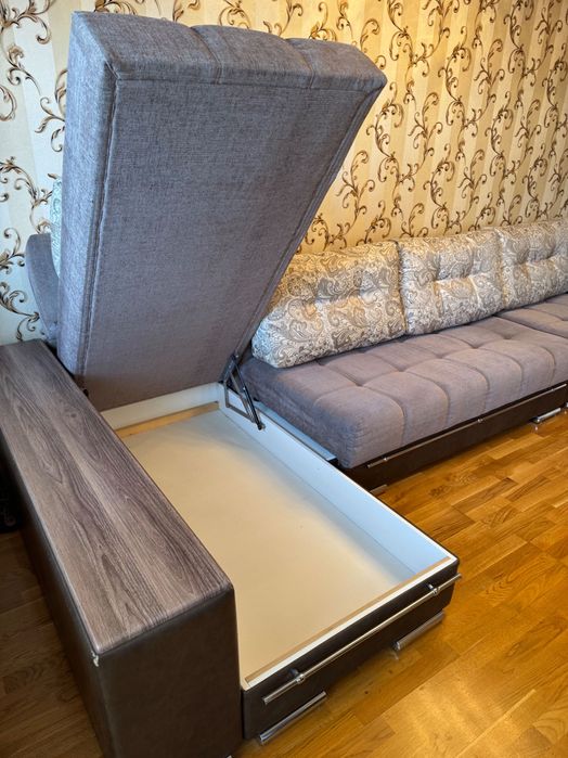 Диван угловой (большой)