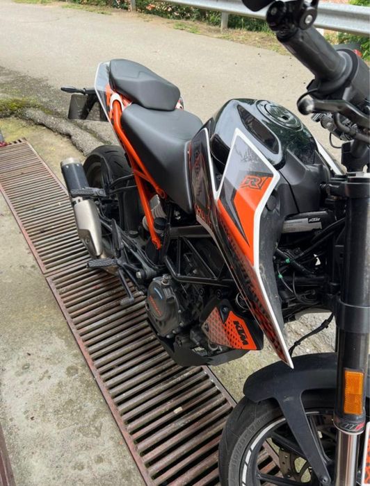 Vand ktm duke 125 cmc