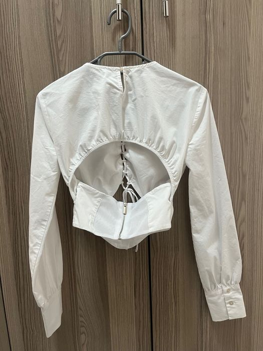 Бели Ризи Bershka, Hm