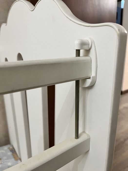 Детская кроватка /кровать -маятник