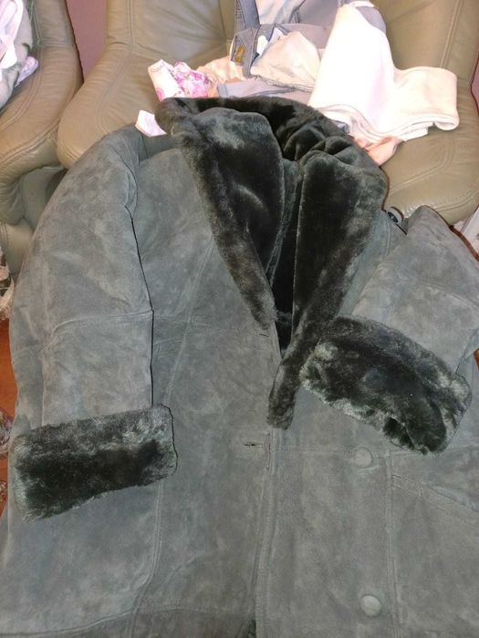 Кожаная дубленка из настоящего меха и натуральных тканей