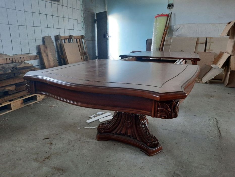Продается стол обеденный. Турция.