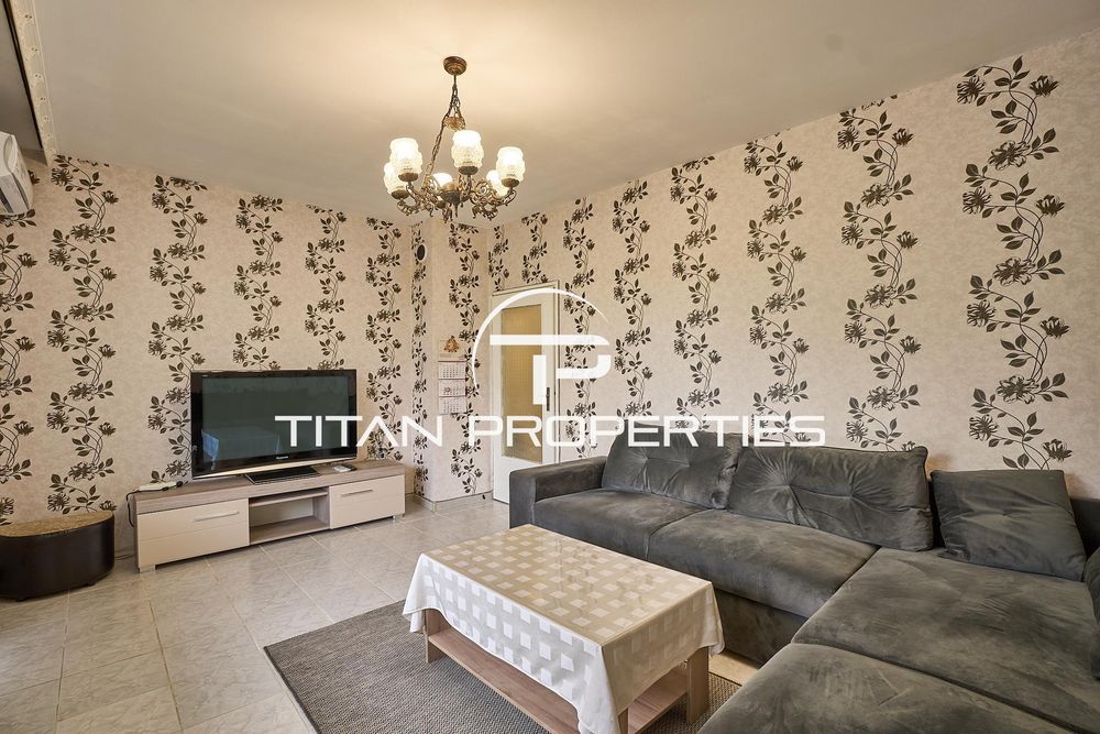 Дава се под наем Двустаен апартамент в Пловдив, Христо Смирненски - 75 кв.м за 400 € - Снимка #1