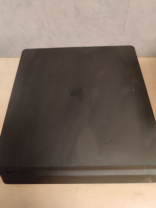 Playstation 4 в среднем состоянии