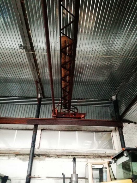 Кран Балка б/у г.п. 3.2 тонн. Казахстан, г. Костанай.