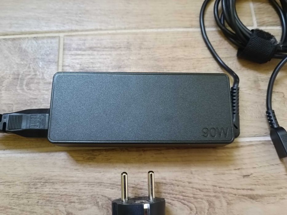 Захранващ адаптер Lenovo 90W 20V 4.5A, правоъгълна букса