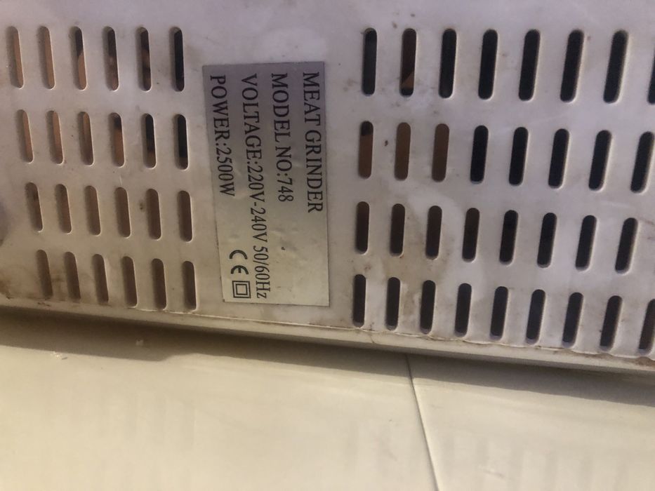 Элктромясорубка  бытовая