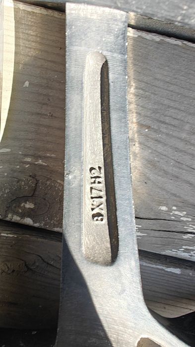 Продам резину с дисками  225/50R17