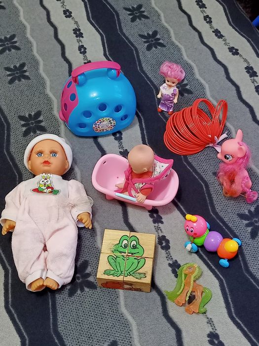 Разные игрушки(см.фото)