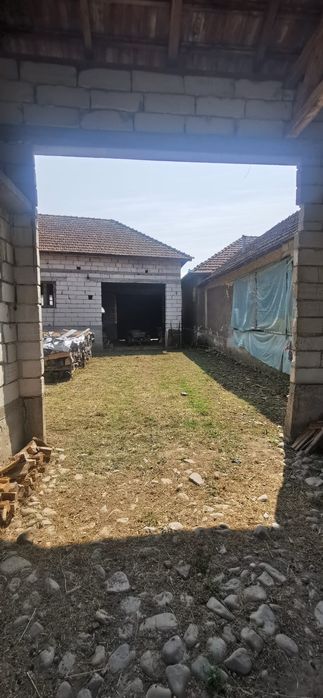 Vând casă în Poienii de Jos