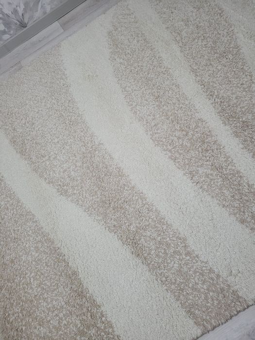 Продам ковёр бежевый