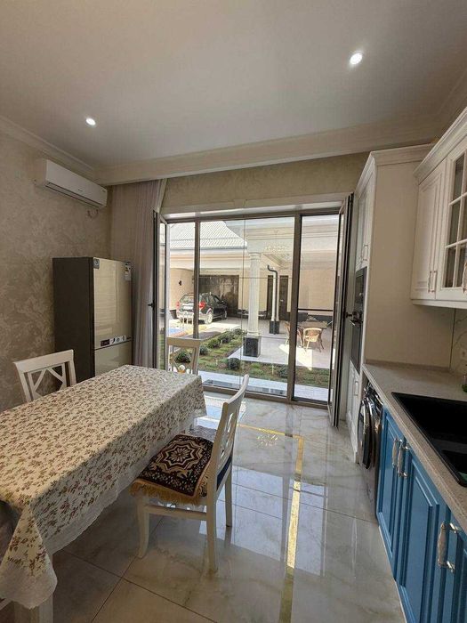 Срочно сдается новый дом в центре города