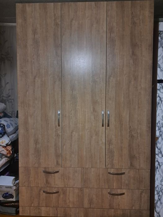 ПРОДАМ шкаф в идеальное состоянии