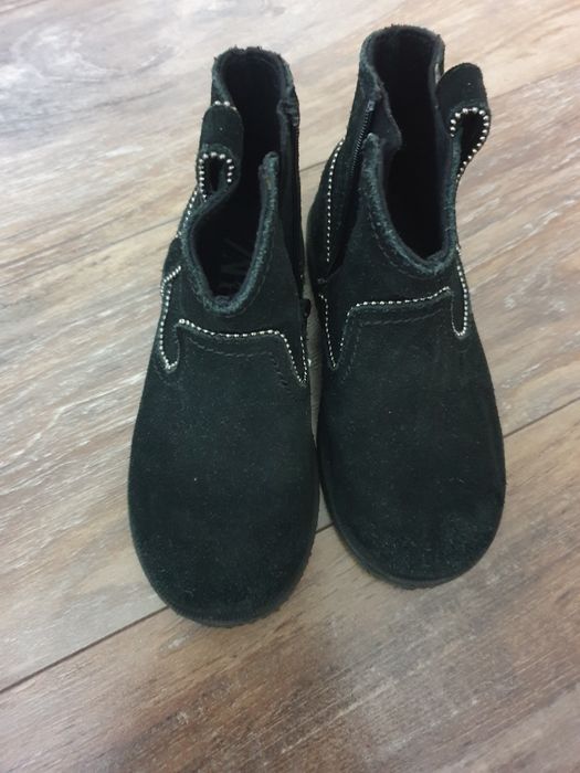 Ghetute piele intoarsa Zara nr25