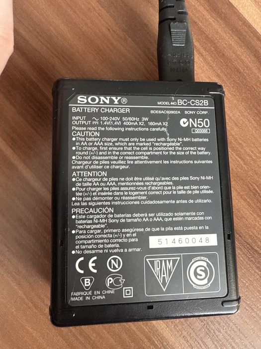 Зарядка для батареек SONY BC-CS2B