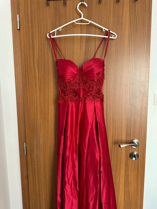 Официална рокля с дантела