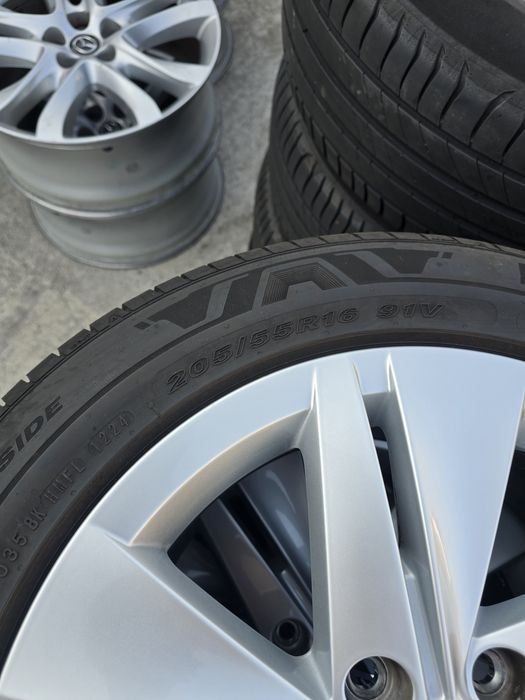 4 Броя 205/55/16 Nexen 2x7,6mm 2x6,2mm 24dot