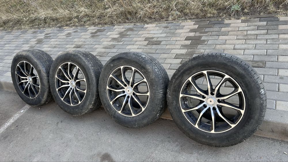 Продам четыре летние шины вместе дисками