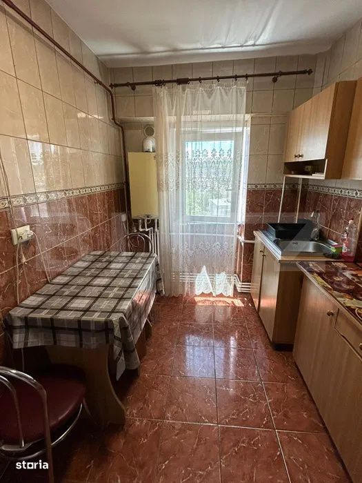 Apartament 3 camere, 68 mp, zona Pacurari