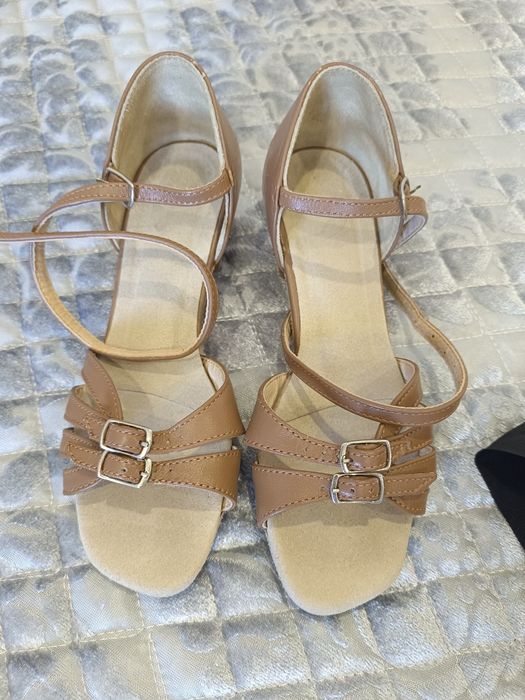 Продам туфли для гимнастики