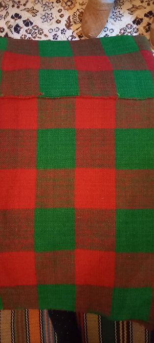 Неупотребявани битови черги и килими.