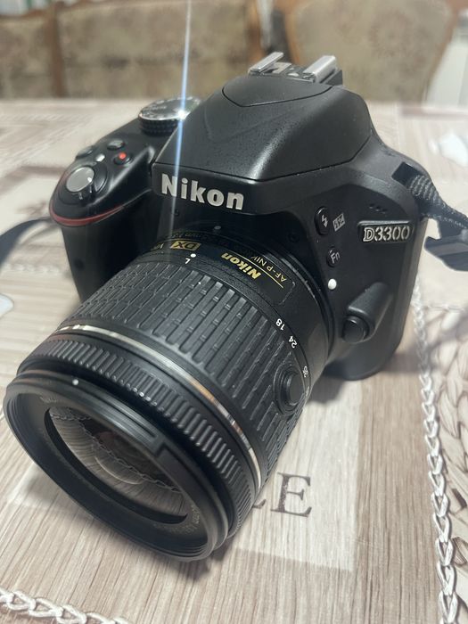 Nikon D3300.