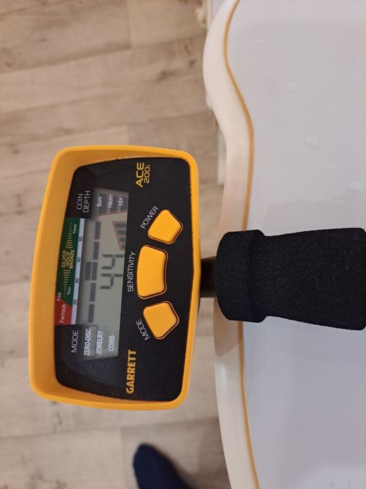 Продам металлоискатель