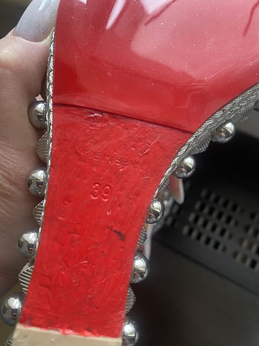 Sandale Louboutine originale