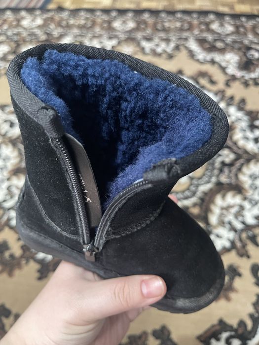 Продам детские угги