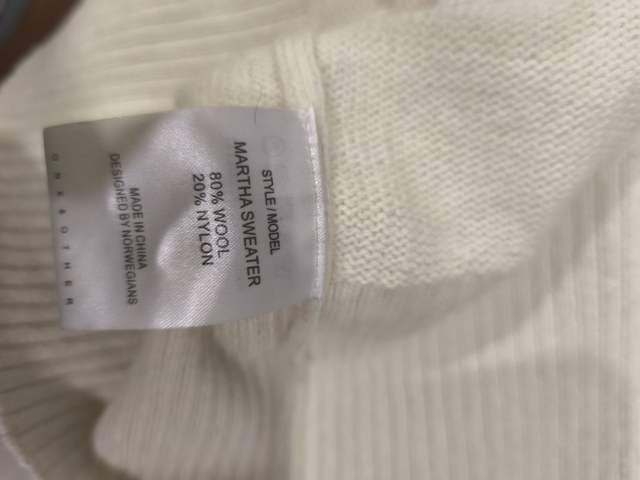 One&Other пуловер вълна с цепка на гърба р-р ХС/С