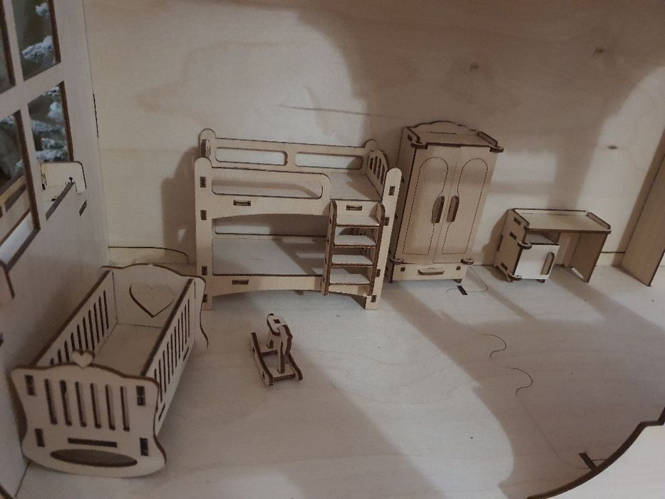 Кукольный домик деревянный