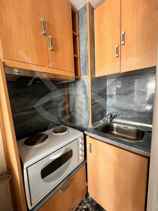 Дава се под наем Едностаен апартамент в Варна, Център - 30 кв.м за 298.86 € - Снимка #3