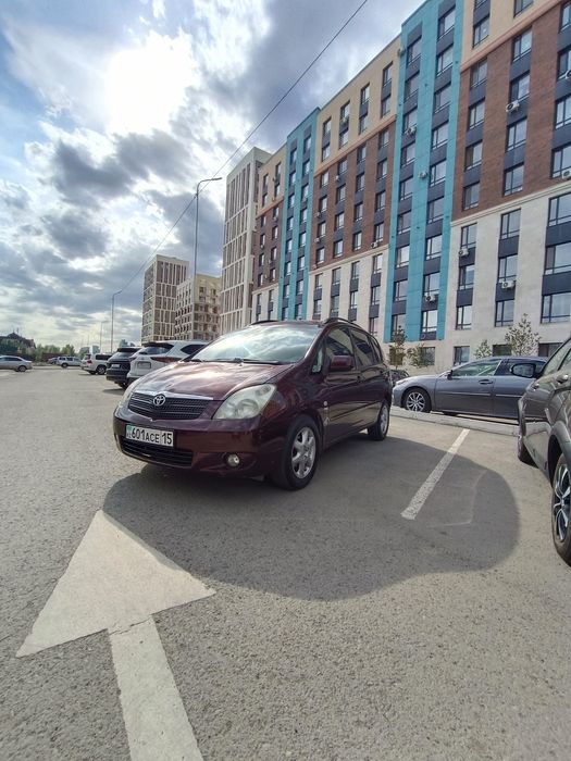 Продам Тойота Королла Версо