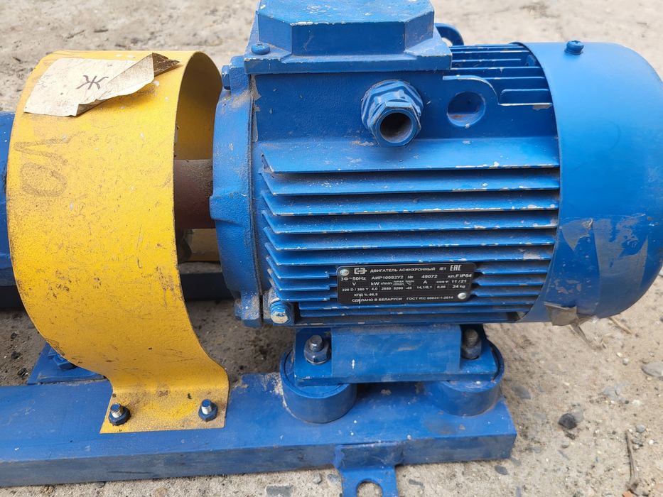 Асинхронный двигатель, мощный насос!